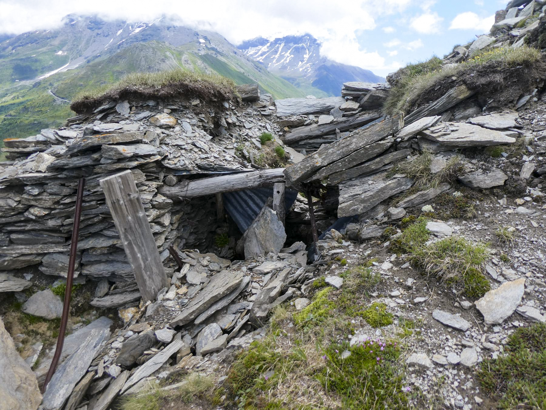 Ligne Maginot - TURRA EST 2 - (Blockhaus pour arme infanterie) - Le blockhaus effondré