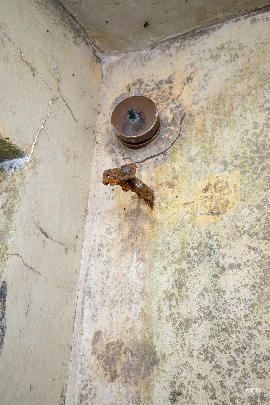 Ligne Maginot - AMODON - (Abri) - Connexion de l'antenne TSF extérieur