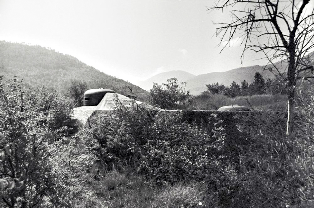 Ligne Maginot - SAINT ROCH (SHR) - (Ouvrage d'artillerie) - Bloc 3
Cloche VDP et cloche lance grenades - LOVINY Alain