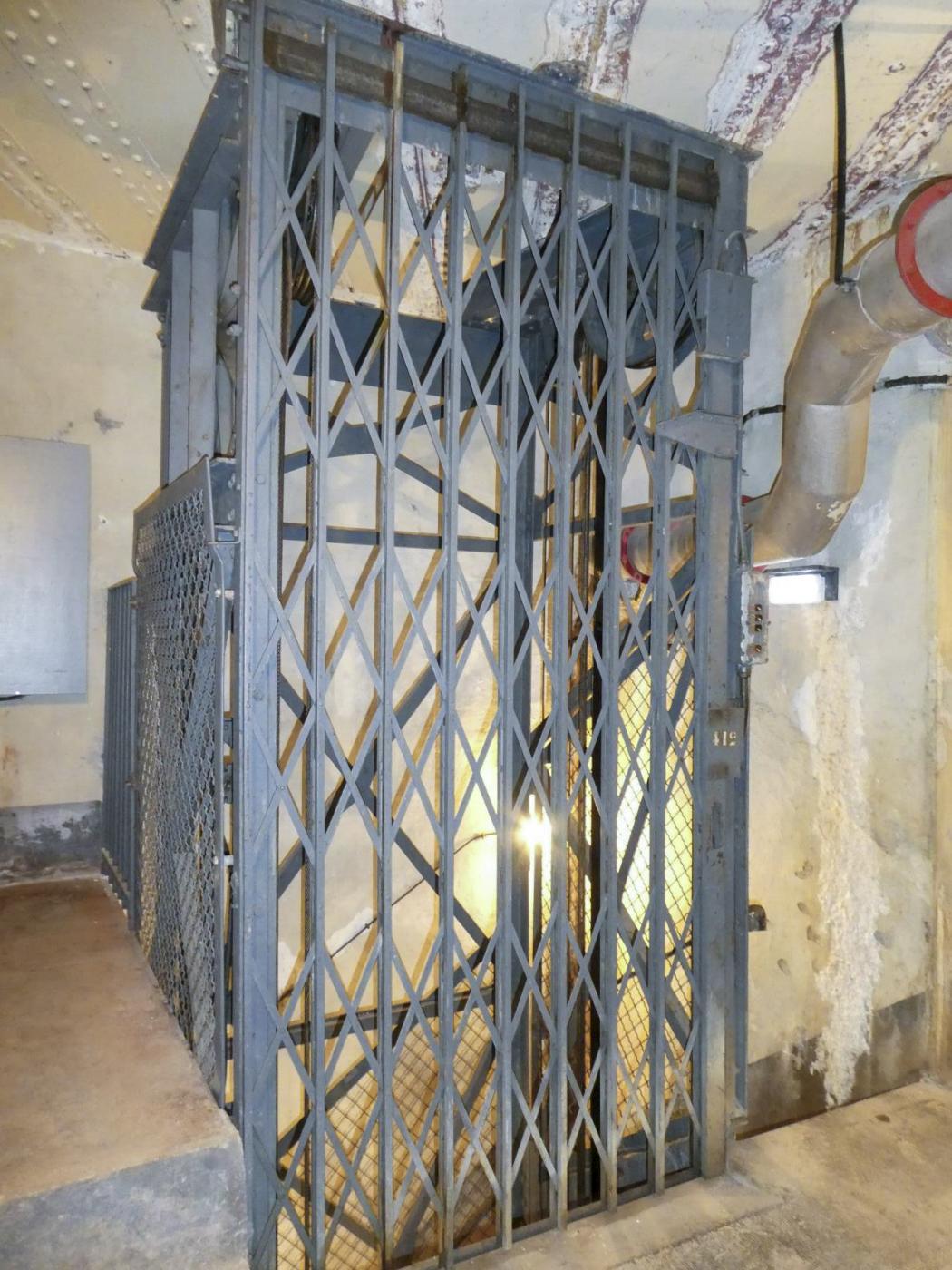 Ligne Maginot - SAINT ROCH (SHR) - (Ouvrage d'artillerie) - Bloc 4
Ascenseur