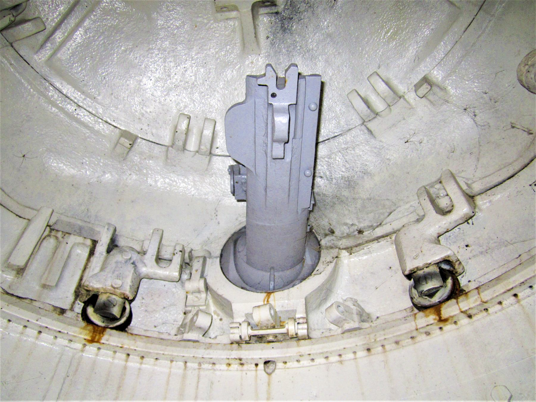 Ligne Maginot - 86 - ASCHENBACH - (Casemate d'infanterie - double) - Galets de roulements et support de la mitrailleuse