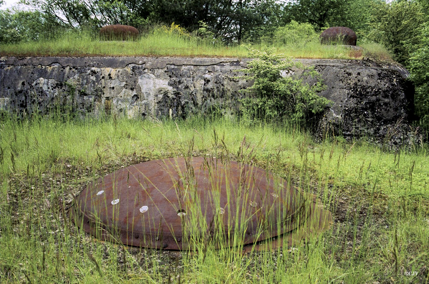 Ligne Maginot - SIMSERHOF - (Ouvrage d'artillerie) - Bloc 2
Tourelle pour mortiers 81mm