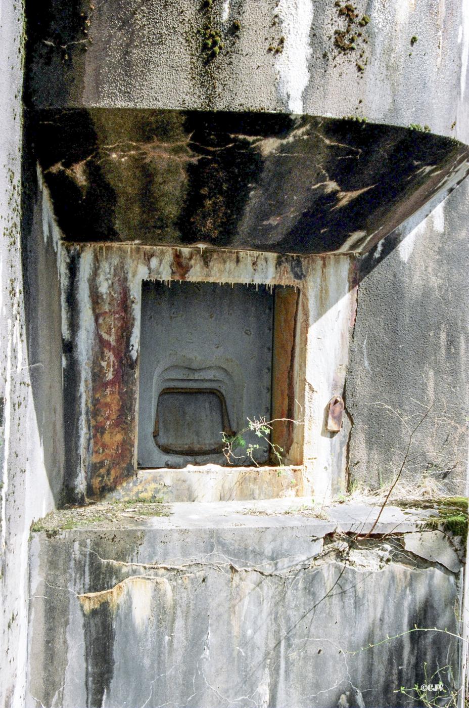 Ligne Maginot - SIMSERHOF - (Ouvrage d'artillerie) - Bloc 1
Créneau pour lance bombe de 135mm