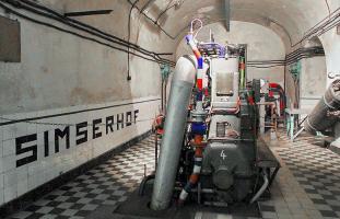 Ligne Maginot - SIMSERHOF - (Ouvrage d'artillerie) - L'usine électrique
Groupe électrogène n°4
Moteur Sulzer 6 DF 22