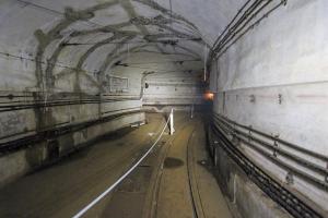 Ligne Maginot - SIMSERHOF - (Ouvrage d'artillerie) - Galeries de l'ouvrage
Noter les drainages au niveau des parements