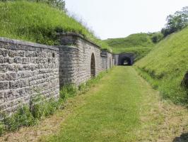 Ligne Maginot - BATTERIE DES ROCHES - (Position d'artillerie préparée) - Le rempart d'artillerie.