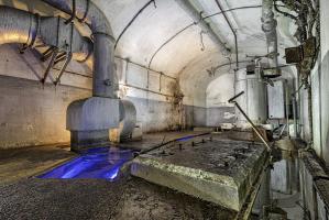 Ligne Maginot - LEGERET - (Abri) - L'usine électrique qui fournissait l'abri en électricité, malheureusement de nos jours elle est totalement dépouillée de ses moteurs !