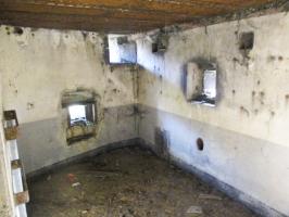 Ligne Maginot - A25 - RODIGNIES EST - (Casemate d'infanterie - double) - Chambre de tir mitrailleuse droite, à gauche le support du central téléphonique