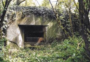 Ligne Maginot - B397 - ECLUSE DE RODIGNIES - (Blockhaus pour arme infanterie) - Situé à proximité de l'ecluse de Rodignies, sur la rive droite de l'Escaut.