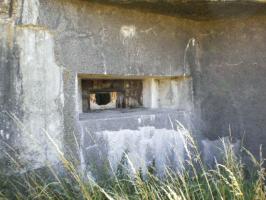 Ligne Maginot - B376 - RUE DU CORBEAU - (Blockhaus pour canon) - L'un des créneaux pour canon vu de l'extérieur