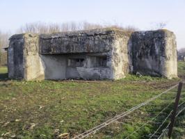 Ligne Maginot - A32 - EMERAUDE - (Blockhaus lourd type STG / STG-FCR - Double) - Blockhaus situé dans un pré privé.