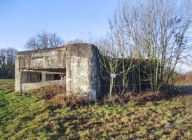 Ligne Maginot - A35 - RUBIS - (Blockhaus lourd type STG / STG-FCR - Double) - Situé dans un pré clôturé - Visible du Chemin Piré.