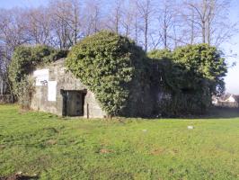 Ligne Maginot - A61 - NOYER - LE PHILANTHROPE - (Blockhaus lourd type STG / STG-FCR - Simple) - Le blockhaus est situé à proximité d'un terrain de jeux.