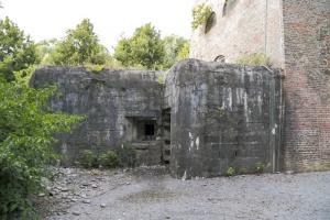 Ligne Maginot - B421 - FOSSE DU SARTEAU - TOUR CARREE - (Blockhaus pour canon) - 
