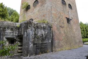 Ligne Maginot - B421 - FOSSE DU SARTEAU - TOUR CARREE - (Blockhaus pour canon) - 