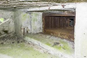 Ligne Maginot - M113N - LA BARRIERE 2 - (Blockhaus pour arme infanterie) - Le créneau mitrailleuse équipé d'une trémie 1939/1940