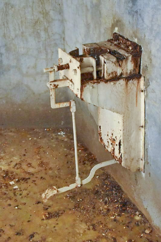 Ligne Maginot - SIMSERHOF - (Ouvrage d'artillerie) - Bloc 4
Débouchoir d'obus de 135