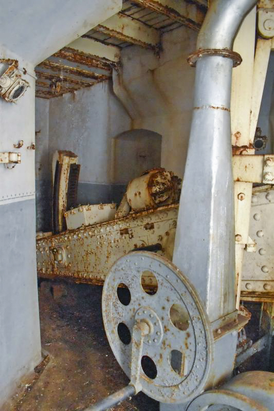 Ligne Maginot - SIMSERHOF - (Ouvrage d'artillerie) - Bloc 4
Tourelle mitrailleuse