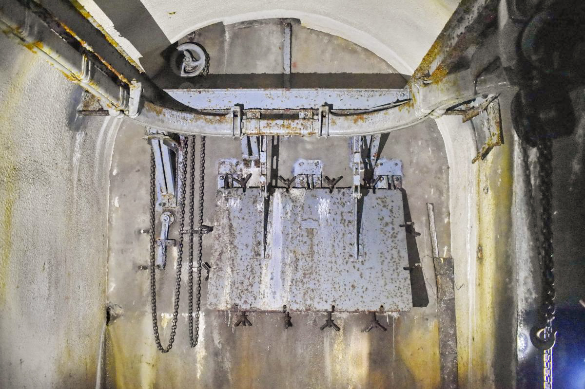 Ligne Maginot - SIMSERHOF - (Ouvrage d'artillerie) - Bloc 6
Trappe de la fosse à douilles du bloc