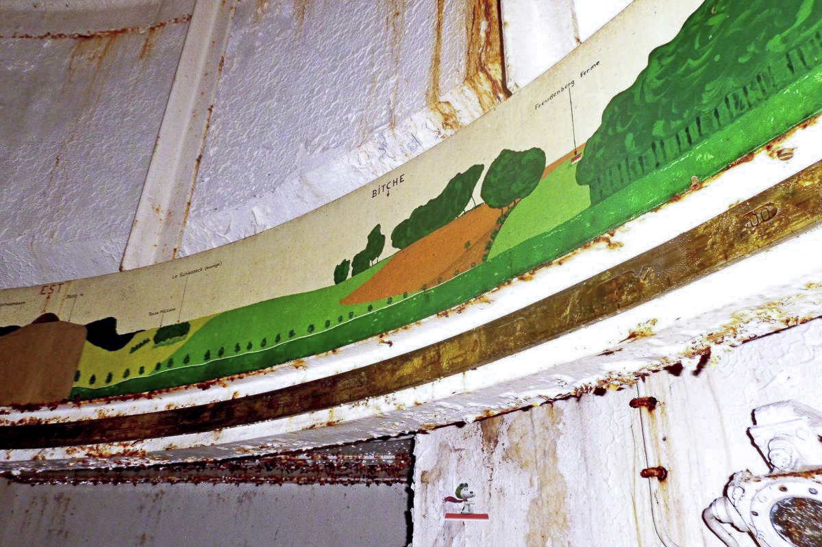 Ligne Maginot - SIMSERHOF - (Ouvrage d'artillerie) - Bloc 8
Tourelle de 75/33
Panorama peint sur la circulaire de la tourelle
