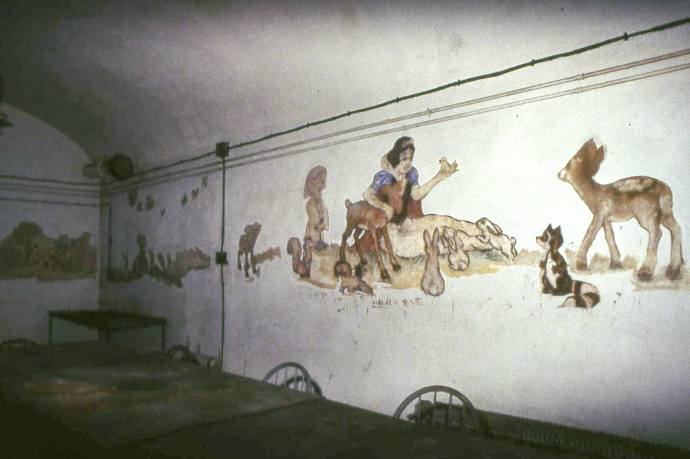 Ligne Maginot - SIMSERHOF - (Ouvrage d'artillerie) - Blanche neige au foyer du casernement