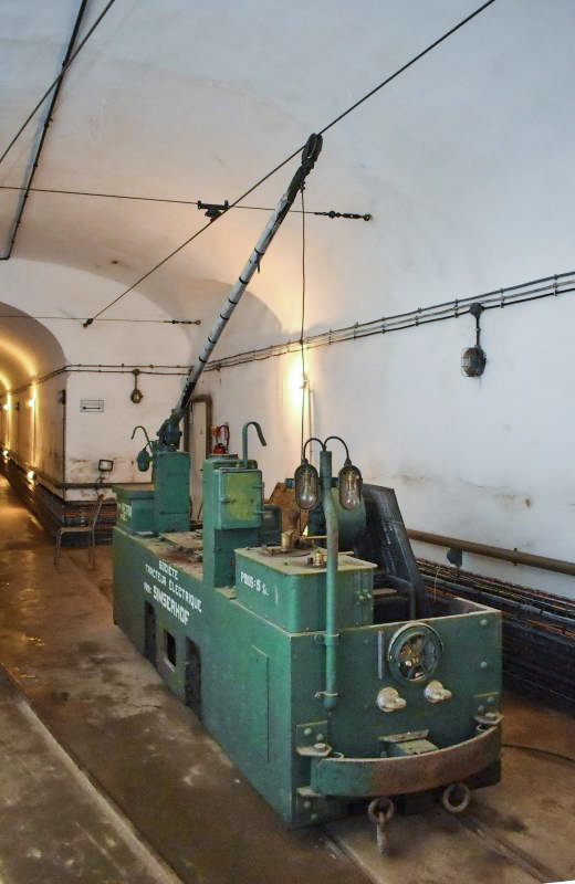 Ligne Maginot - SIMSERHOF - (Ouvrage d'artillerie) - Locotracteur Vetra