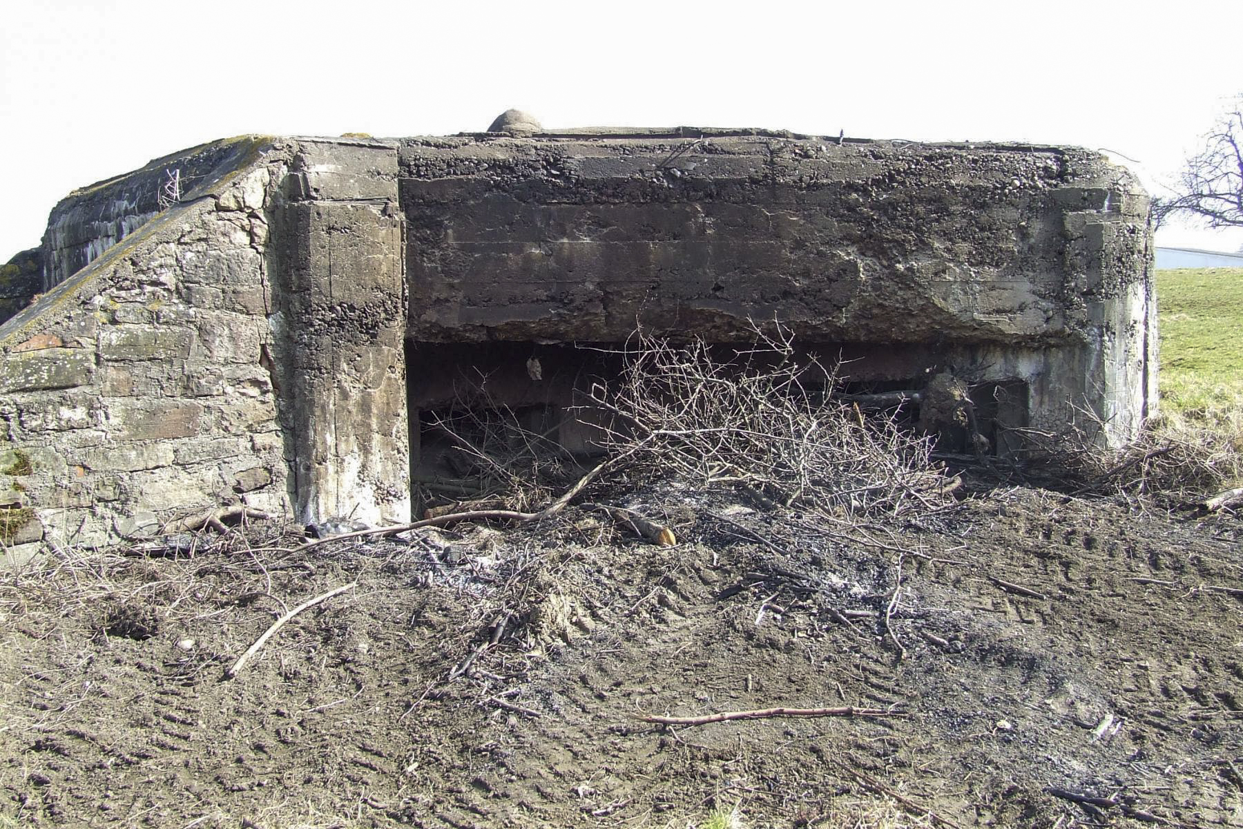 Ligne Maginot - LEKERSCH - (Blockhaus pour arme infanterie) - La façade de tir vers l'ouest