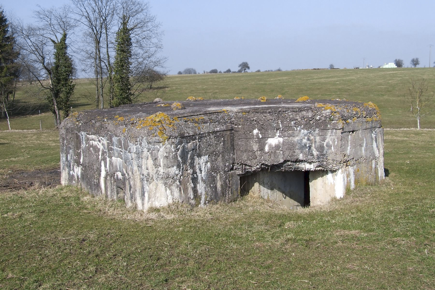 Ligne Maginot - LEKERSCH - (Blockhaus pour arme infanterie) - La façade arrière et l'entrée