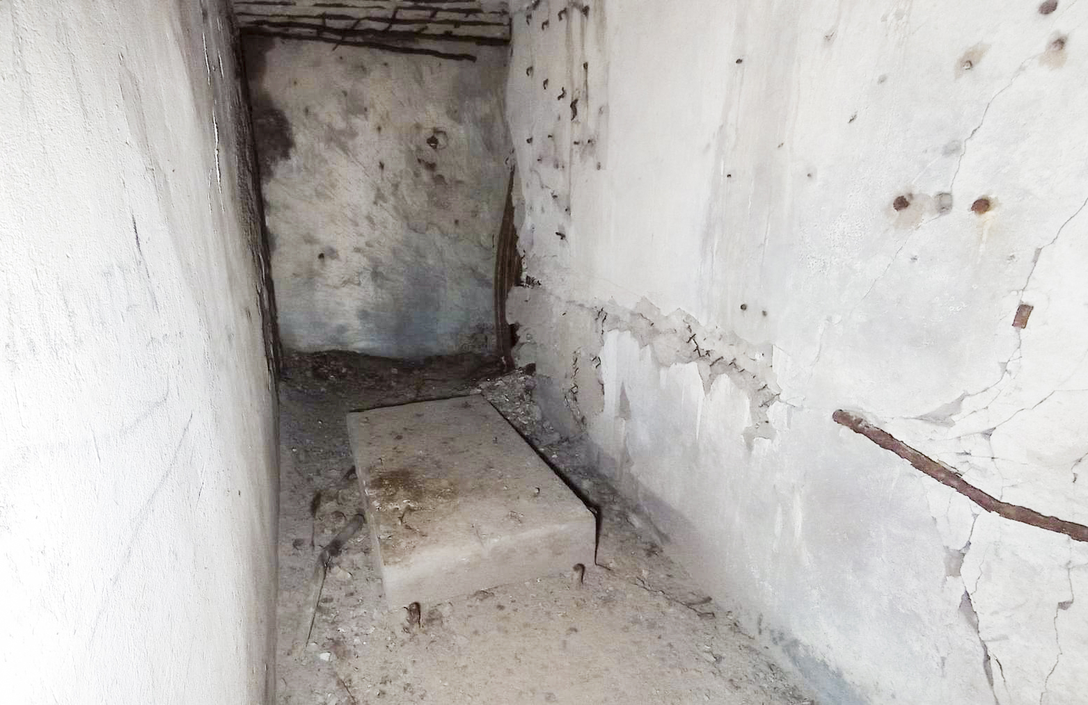 Ligne Maginot - BREMMELBACH SUD - C7 - (Casemate d'infanterie) - Dalle de support pour le moteur de la casemate sud à l'étage inferieur de cette dernière