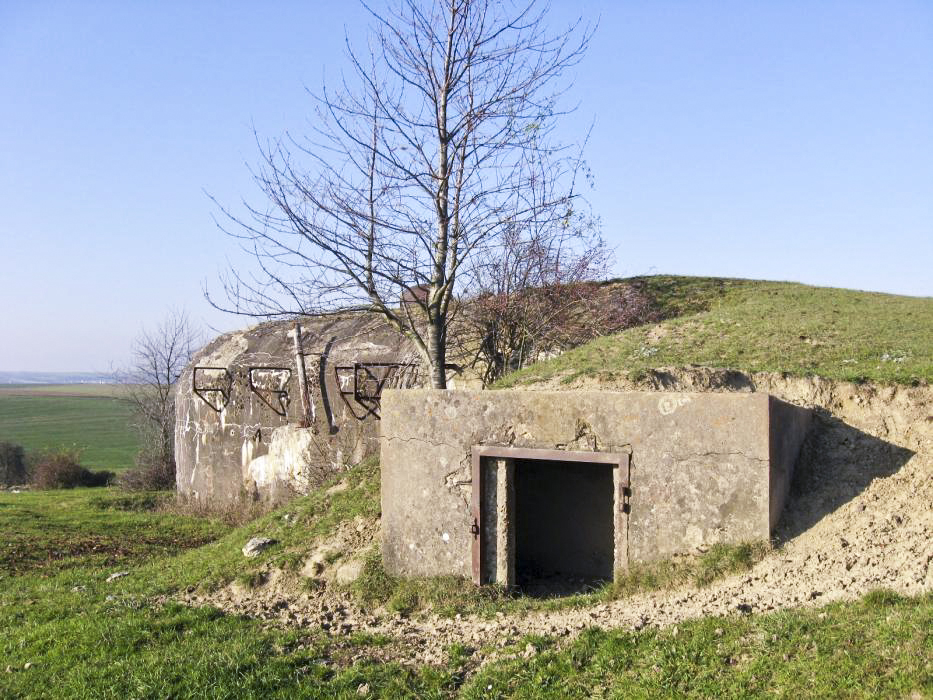 Ligne Maginot - SEELBERG OUEST - (Casemate d'infanterie) - Niche destinée au stockage des mines et barbelés prévus pour refermer l'accès cheminant dans le réseau de barbelés antipersonnel entourant la casemate