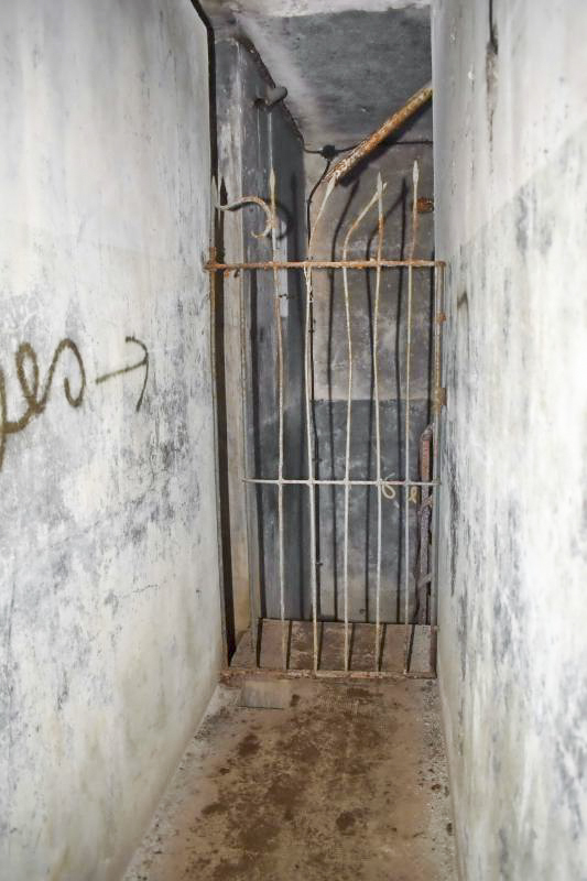 Ligne Maginot - SEELBERG OUEST - (Casemate d'infanterie) - Couloir vers l'étage inférieur et sa grille