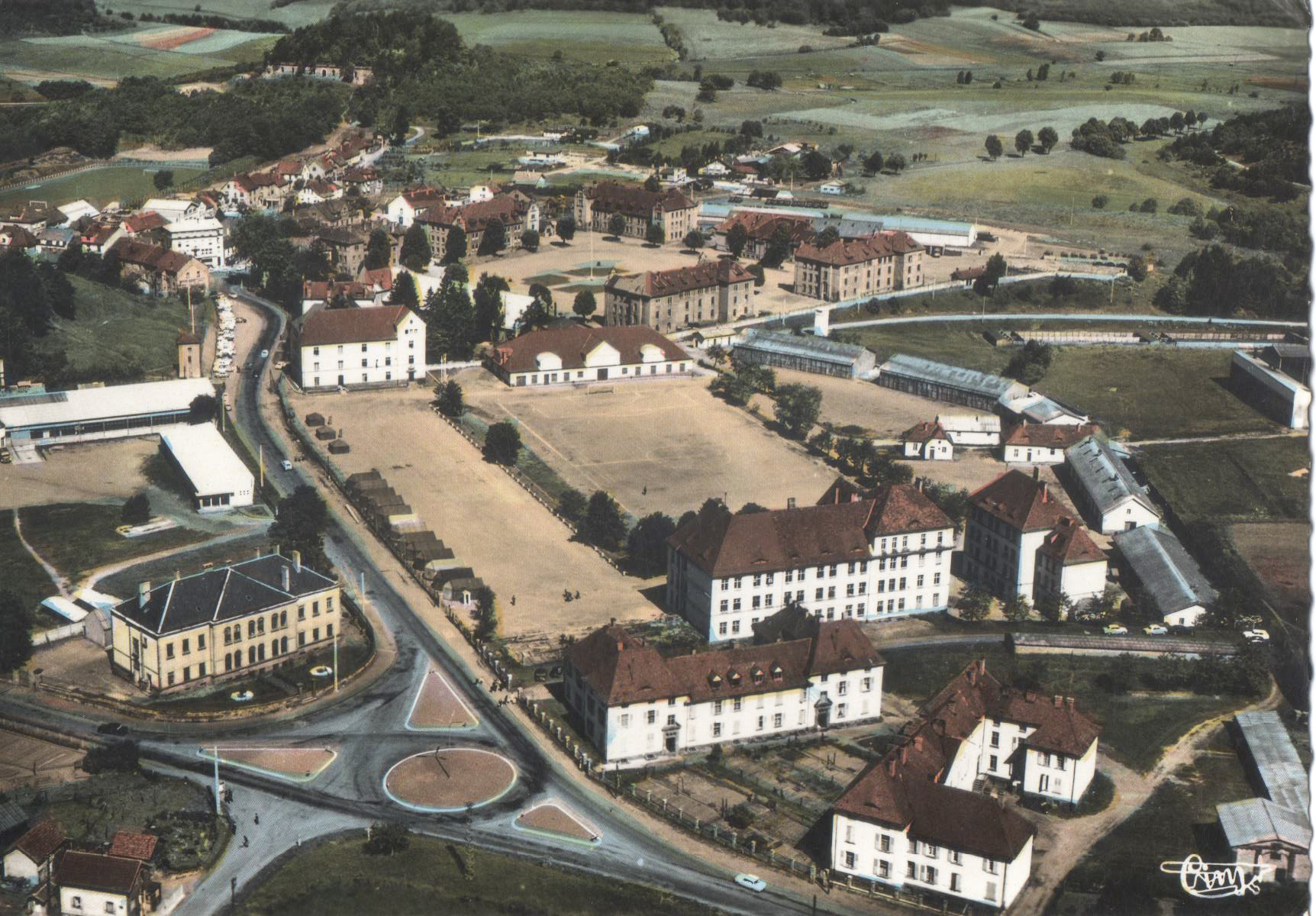 Ligne Maginot - CASERNES JOUARD et TEYSSIER - BITCHE - Casernes Jouard à l'avant plan et Teyssier à l'arrière plan
Carte postale