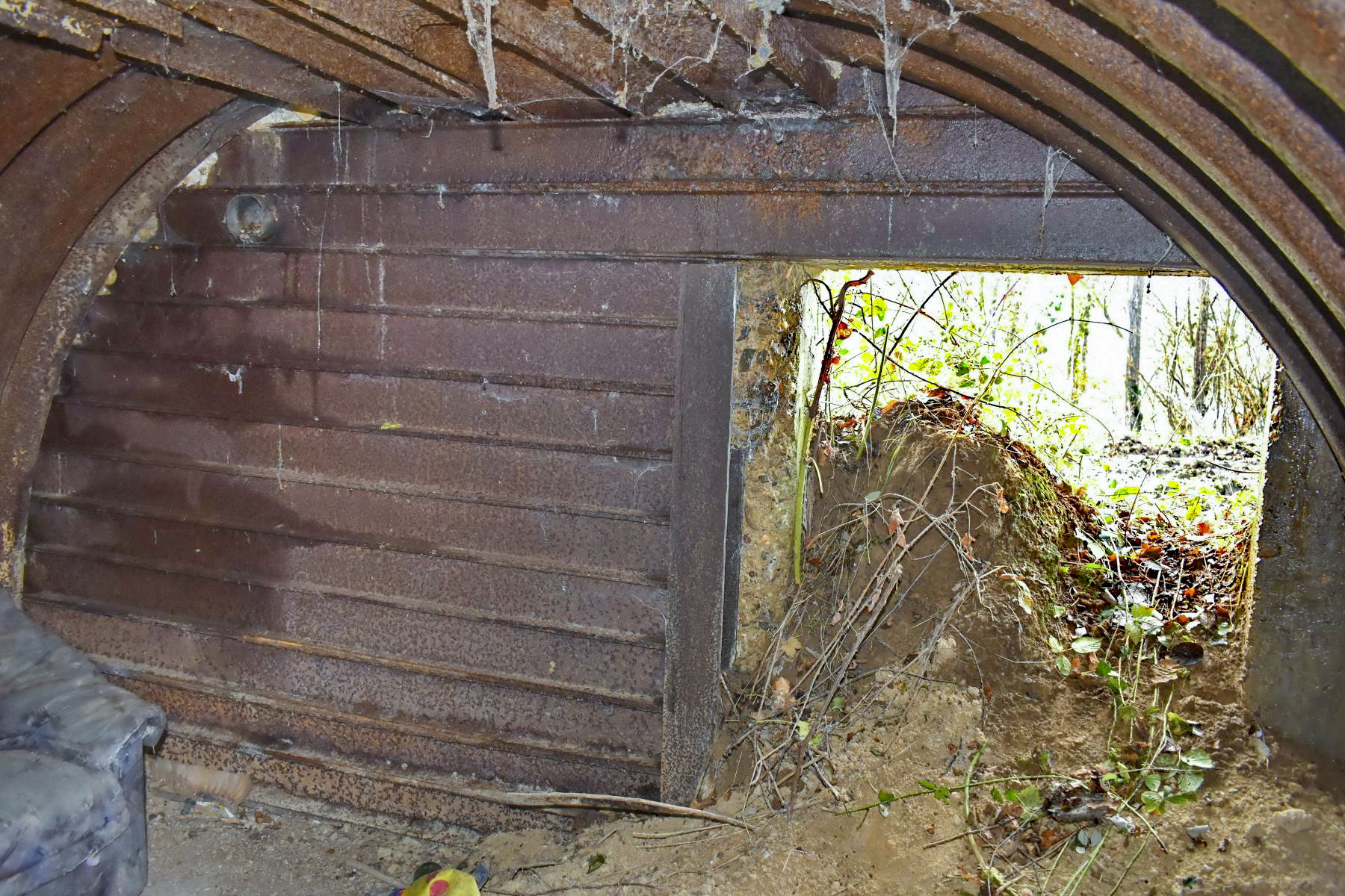 Ligne Maginot - JETTINGEN - (Chambre de coupure) - L'entrée et le bardage qui a servi de coffrage