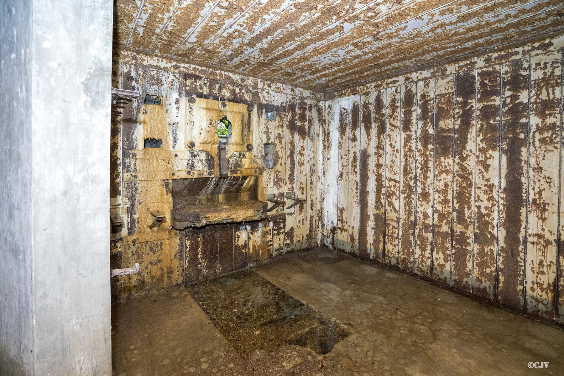 Ligne Maginot - 101 - TIEFENBACH NORD - (Casemate d'infanterie - double) - Chambre de tir du mitrailleuse Hotchkiss