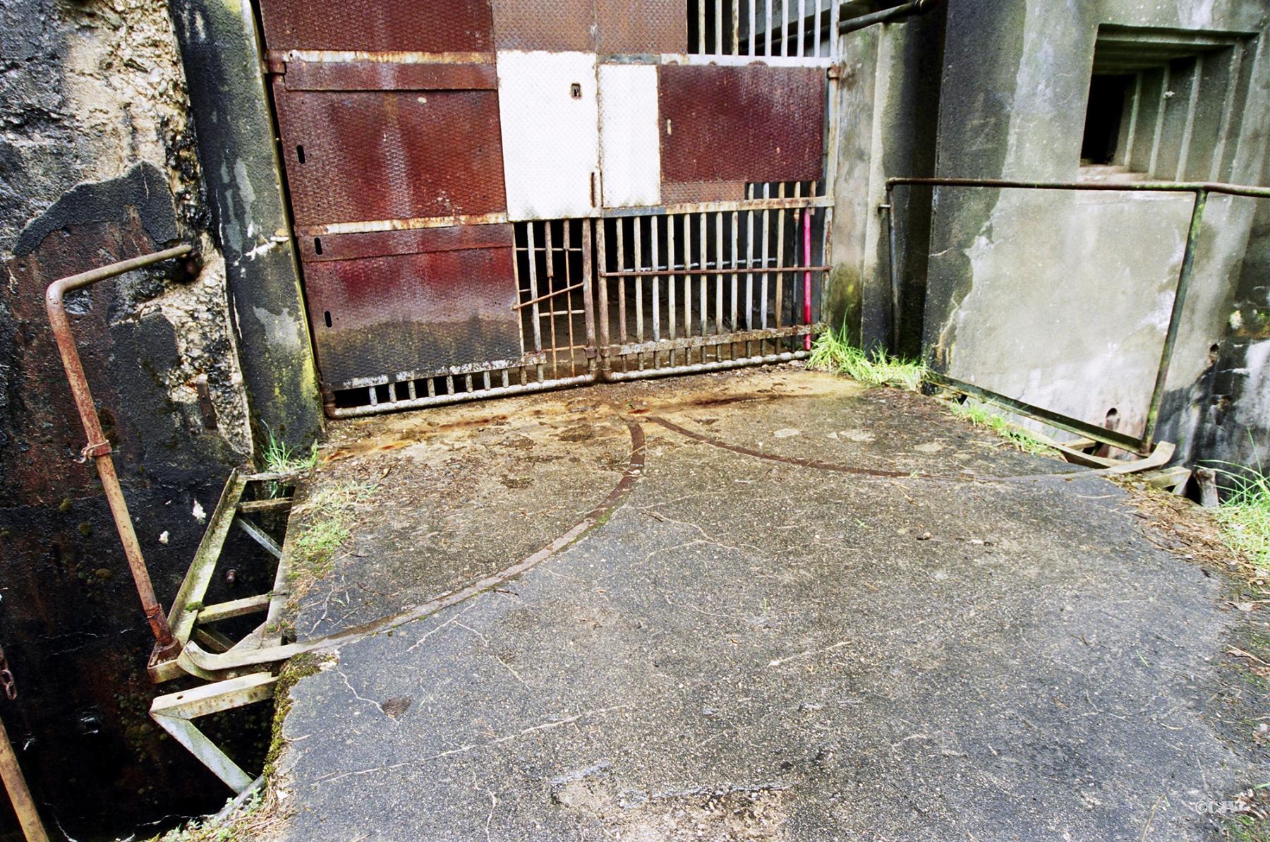 Ligne Maginot - OTTERBIEL - (Ouvrage d'artillerie) - Entrée mixte
La porte et le pont d'entrée