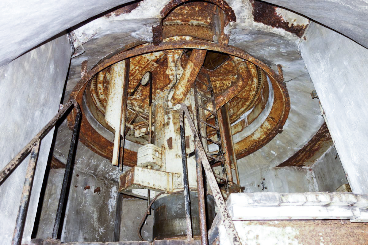 Ligne Maginot - HAUT POIRIER - (Ouvrage d'infanterie) - Bloc 2
Étage intermédiaire de la tourelle pour 2 AM