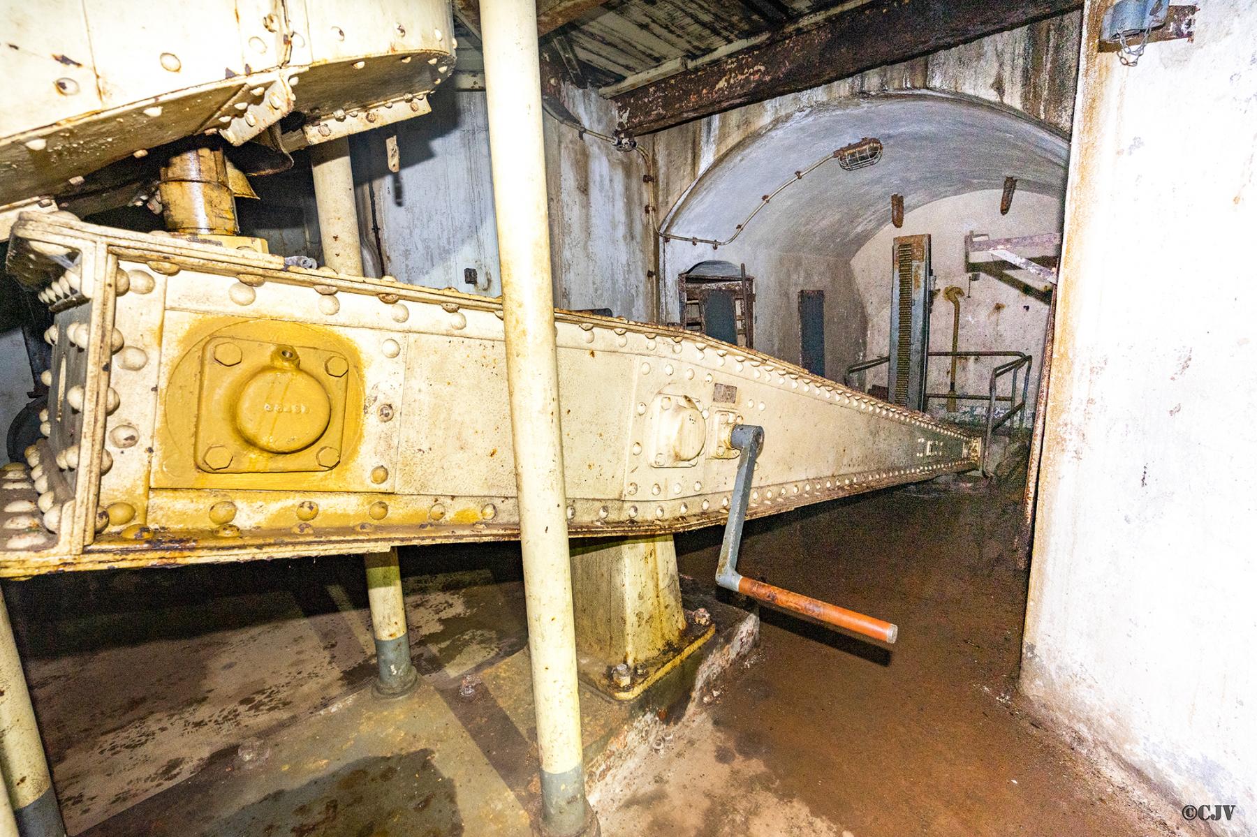 Ligne Maginot - HAUT POIRIER - (Ouvrage d'infanterie) - Bloc 2
Balancier de la tourelle