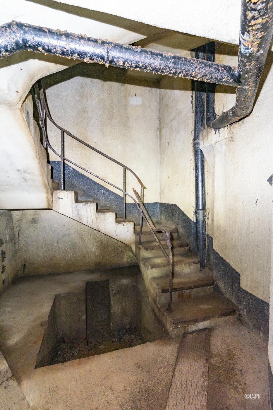Ligne Maginot - HAUT POIRIER - (Ouvrage d'infanterie) - Bloc 2
En bas de l'escalier