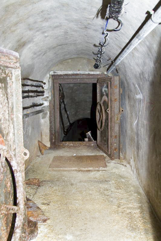 Ligne Maginot - HAUT POIRIER - (Ouvrage d'infanterie) - Entrée de l'égout visitable qui mène au bloc 4