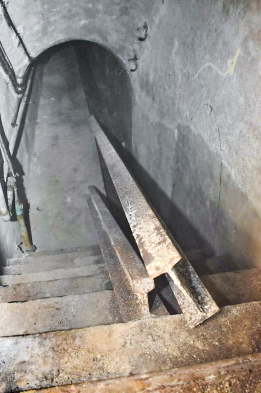 Ligne Maginot - HAUT POIRIER - (Ouvrage d'infanterie) - Egout visitable; escalier d'accès
