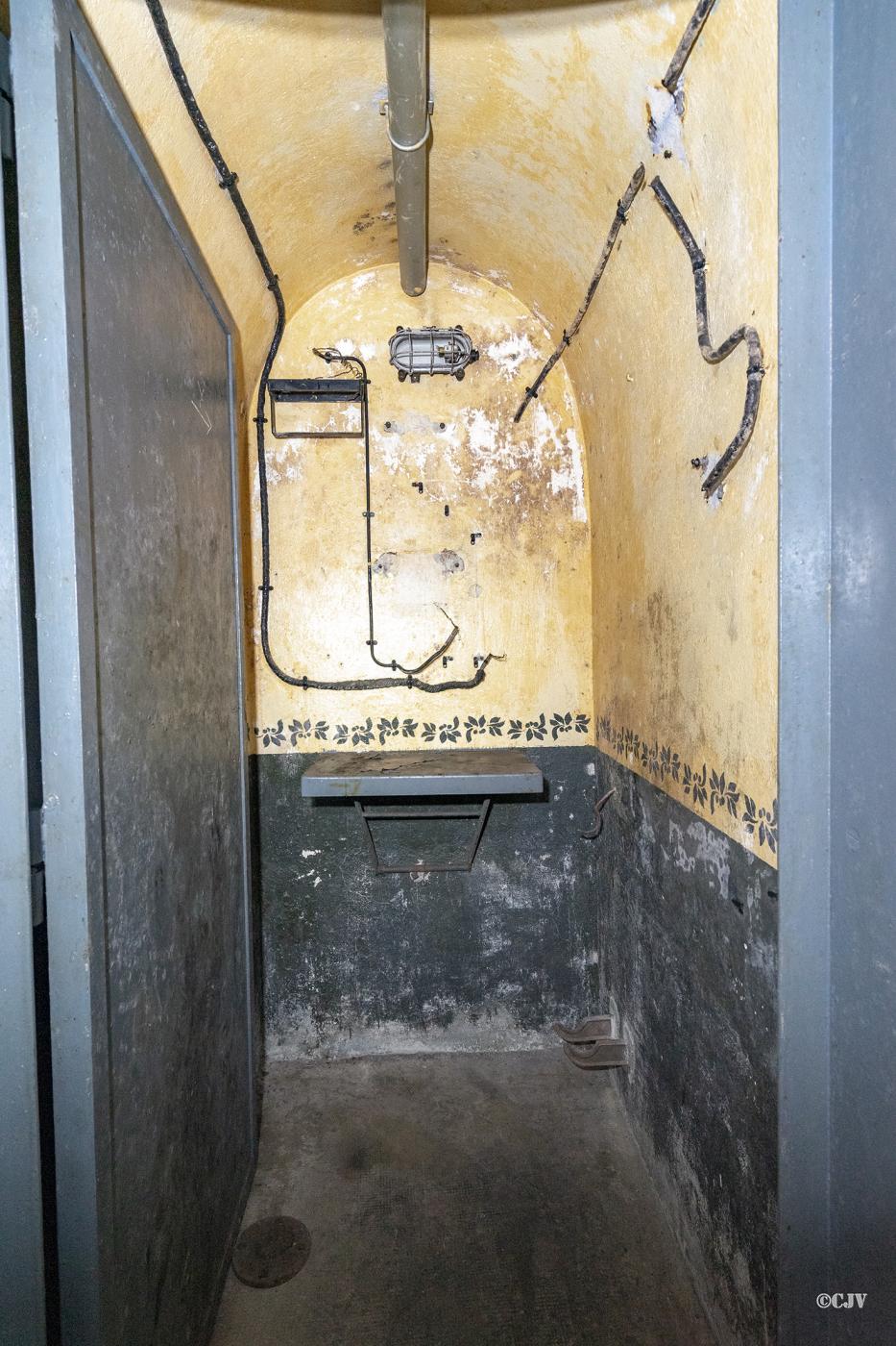 Ligne Maginot - HAUT POIRIER - (Ouvrage d'infanterie) - Le central téléphonique
La cabine à messages