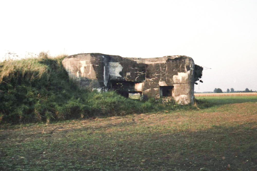 Ligne Maginot - A16 - MAULDE SUD OUEST GAUCHE (1) - (Casemate d'infanterie - Simple) - Vue arrière, face d'entrée hommes et materiel.