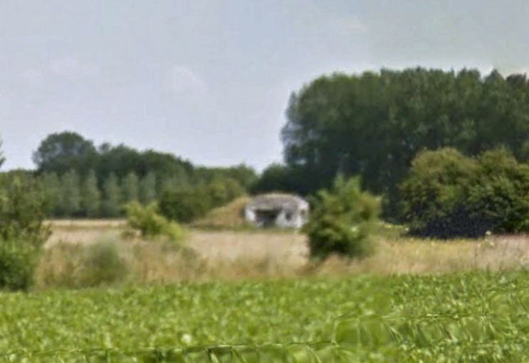 Ligne Maginot - Blockhaus B371 - Photo issue de Google streetview. La qualité est inversement proportionnelle à la distance de l'objet.
