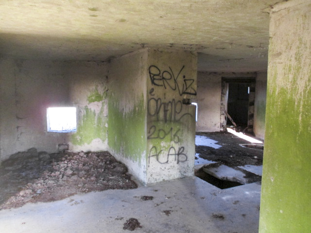 Ligne Maginot - A64 - QUATRE VENTS - (Blockhaus lourd type STG / STG-FCR - Double) - Chambres de tir nord-ouest - Smardz Félix