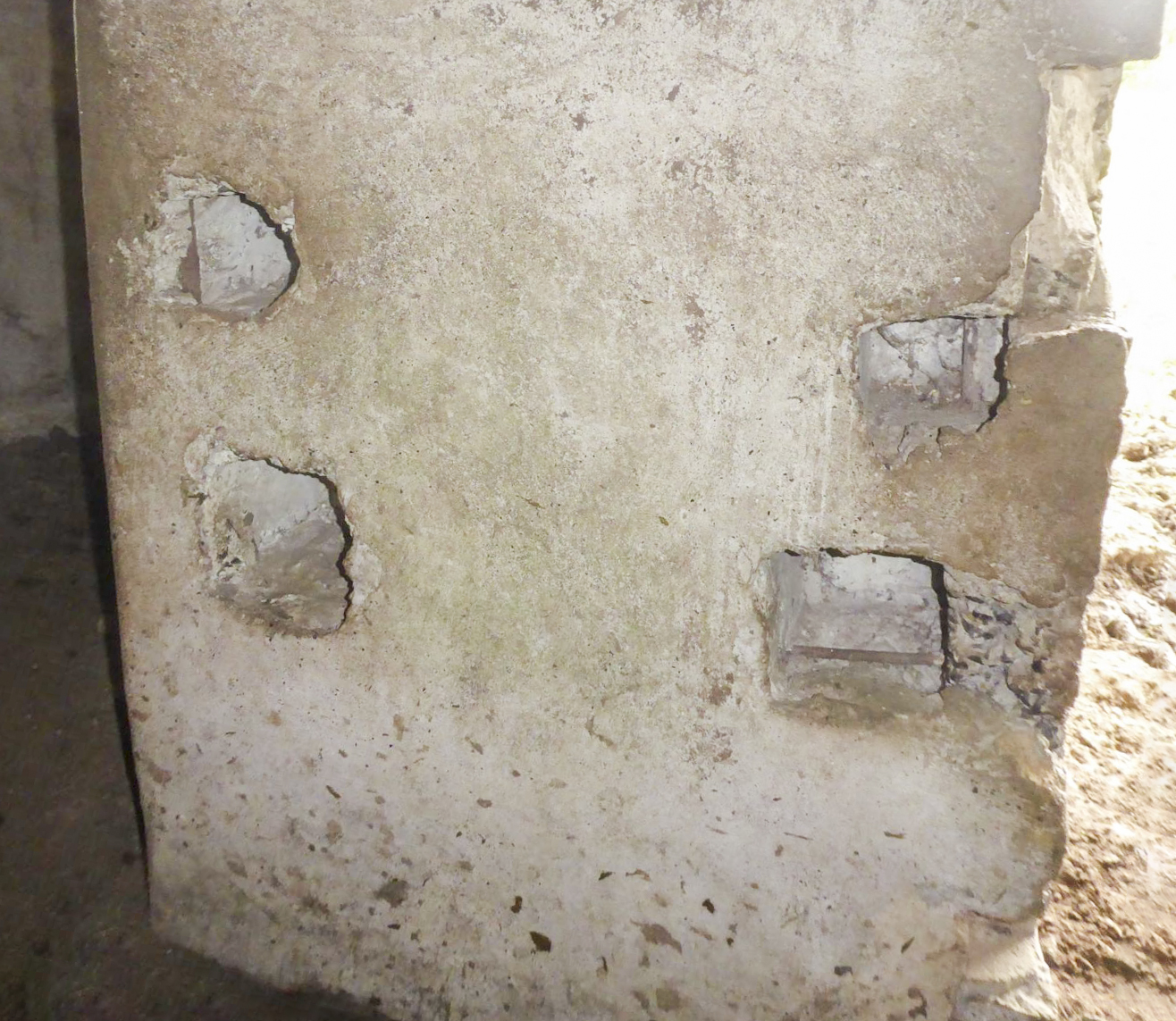 Ligne Maginot - NORD DE NIVELLE - (Blockhaus pour canon) - Réservations de porte, non installée. - François VILLARS