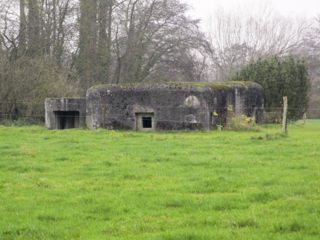 Ligne Maginot - B392 - THUN (PDS) - (Blockhaus pour arme infanterie) - 