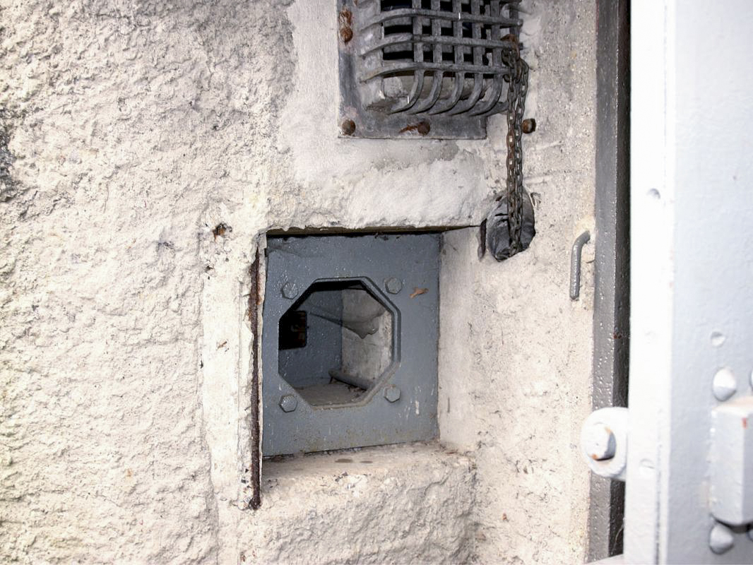 Ligne Maginot - CIMETIERE DU MONT DES BRUYERES - C2 - (Casemate d'infanterie) - 