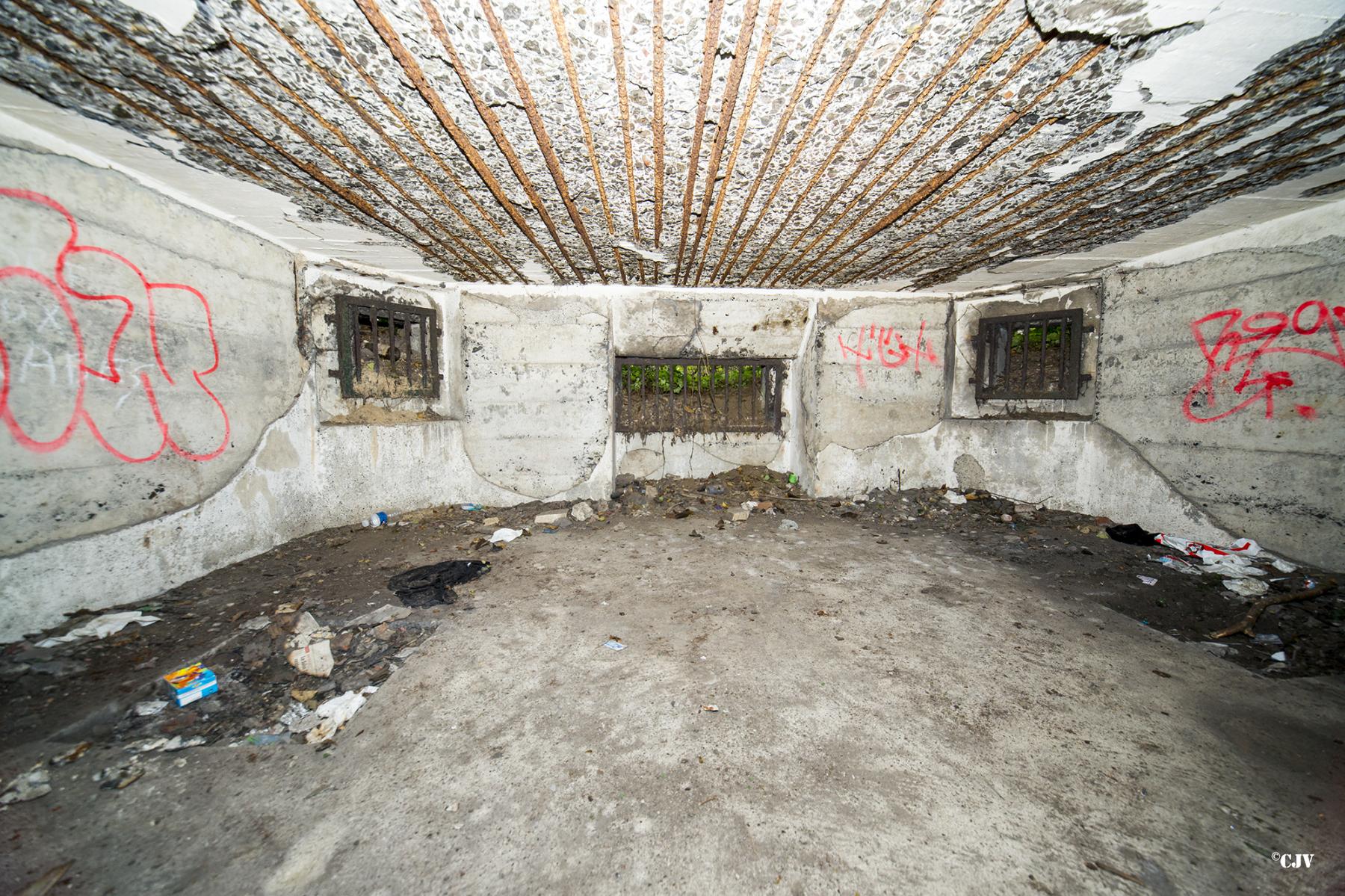 Ligne Maginot - B425 - CONDE 1 - (Blockhaus pour canon) - Chambre de tir - Lia VERMEULEN