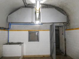 Ligne Maginot - SAINTE AGNES (SAG) - EO9 - (Ouvrage d'artillerie) - La cuisine
Passe-plats, local poubelle et réserve d'eau au-dessus