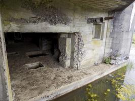 Ligne Maginot - CEZF-20  - LA BRIQUETTERIE - (Casemate d'infanterie - double) - Entrée matériel